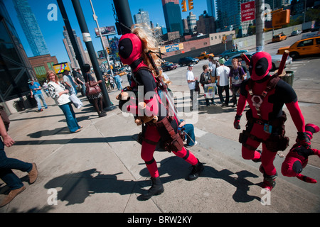 Tausende kommen auf der Comic Con im Jacob Javits Convention Center in New York Stockfoto