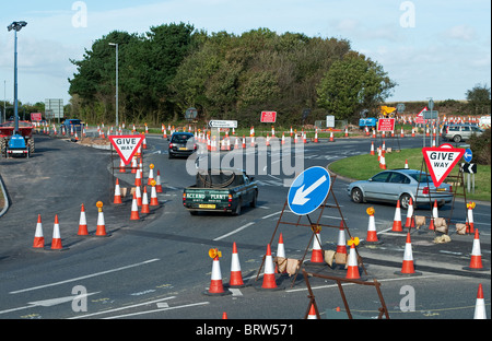 großen Baustellen auf der A30 im Chiverton zu überqueren, in der Nähe von Truro in Cornwall, Großbritannien Stockfoto