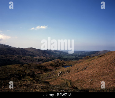 Mit Blick auf das Meer von blea Tarn Hügel über blea Tarn Eskdale Lake District, Cumbria England Stockfoto