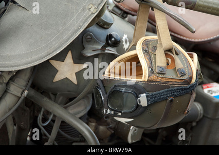 Frankreich, Normandie, Arromanches. Vintage Militärmotorräder auf berühmte Schlachtfeld. 66. Jahrestag des d-Day. Stockfoto