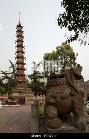Die Tausend Buddha Peace Pagoda befindet sich innerhalb des Wensha-Tempels in Chengdu China Stockfoto