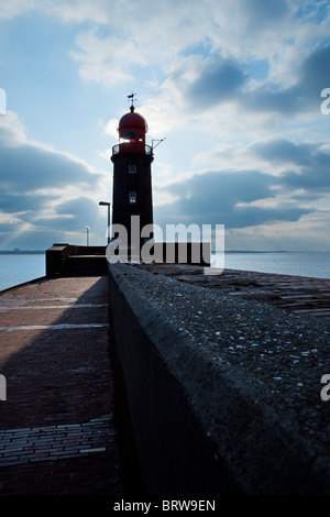 Leuchtturm in blauer Himmel in Bremerhaven Stockfoto