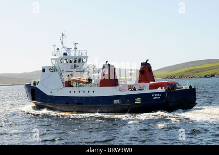 Shetland Inter Island Ferry die Hendra, die die Insel Whalsay bedient Stockfoto