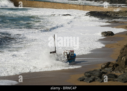 Schiffbrüchige Cornish Angelboot/Fischerboot. Stockfoto