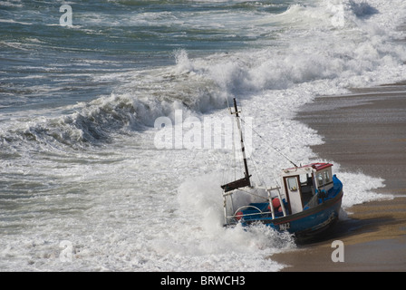 Schiffbrüchige Cornish Angelboot/Fischerboot. Stockfoto