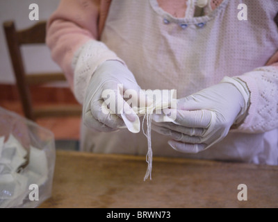 Bolivien-Fabrik in El Alto, wo Kräutertees in Teebeutel genommen und verpackt zur Marktreife. Stockfoto