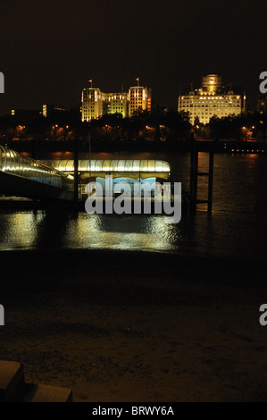 Festival Pier am Fluß Themse, London, UK. Stockfoto