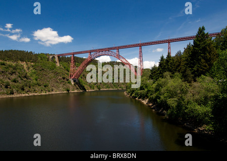 Viadukt von Garabit, von Gustave Eiffel erbaut. Auvergne, Frankreich, Europa. Stockfoto