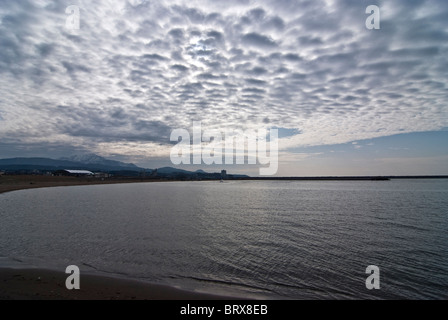 Bewölkten Himmel über Meer Stockfoto