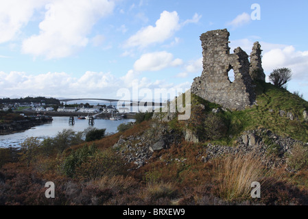 Maol Burg Skye Bridge und Dorf von Kyleakin Isle Of Skye Schottland Oktober 2010 Stockfoto