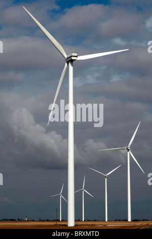 BEREICH DER WINDKRAFTANLAGEN, WINDPARKS IN LA BEAUCE, ORGERES EN BEAUCE, EURE-ET-LOIR (28), FRANKREICH Stockfoto