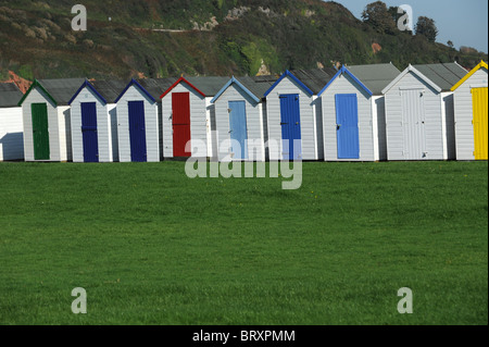 Strandhütten in der Nähe von Paignton in Devon Stockfoto