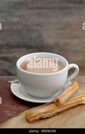 Nahaufnahme von Churros und mexikanische heiße Schokolade Stockfoto