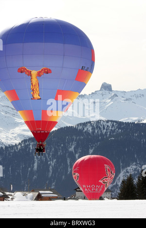 LES SAISIES PASS, HEIßLUFTBALLON-RALLYE, SAVOY (73), FRANKREICH Stockfoto