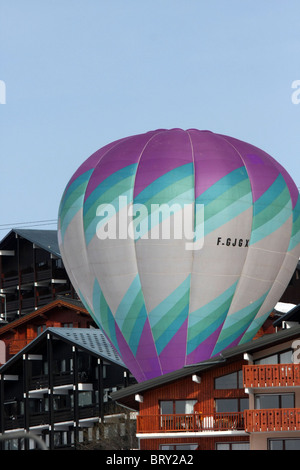 LES SAISIES PASS, HEIßLUFTBALLON-RALLYE, SAVOY (73), FRANKREICH Stockfoto