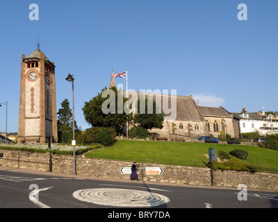 Der Uhrturm gebaut 1912 von der Pfarrei St. Paul auf Crown Hill Grange über Sands Cumbria UK Stockfoto