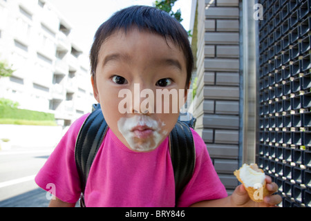 Nahaufnahme eines Jungen, ein Gesicht, Japan Stockfoto