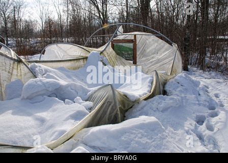 Gebrochene Poly-tunnel Stockfoto