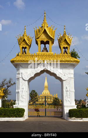 Eingangstor in Pha, dass Luang Vientiane Laos Stockfoto