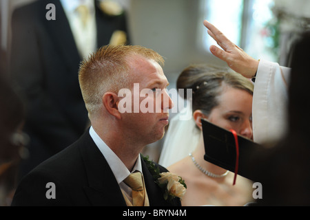 Braut und Bräutigam zu heiraten Stockfoto