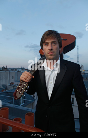 THOMAS DUTRONC, MANOUCHE JAZZ (GYPSY SWING) GITARRIST UND SÄNGER Stockfoto