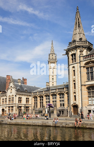 Graslei Website, Gent, Ost-Flandern, Belgien, Europa. Mittelalterliche Gebäude am Fluss Leie alten Hafen Wasser. Stockfoto