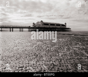 Der alte Grand Pier am Weston-super-Mare bevor es durch einen Brand, North Somerset England zerstört. Stockfoto