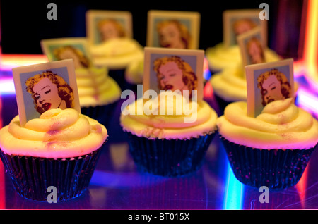 Marilyn Monroe Cupcakes von Patrick Cox in London Soho shop Stockfoto