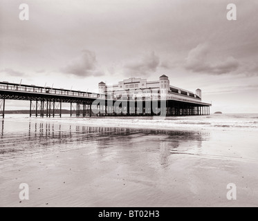 Der alte Grand Pier am Weston-super-Mare bevor es durch einen Brand, North Somerset England zerstört. Stockfoto