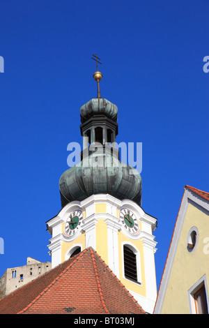 Pfarrkirche St. Michael am Fluss Naab im Dorf Kallmuenz Oberpfalz Bayern Deutschland. Foto: Willy Matheisl Stockfoto