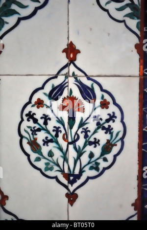 Iznik Fliesen in der Sokullu Mehmet Paşa Camii (Sinan 1571), İstanbul, Türkei 100913 35697 Stockfoto