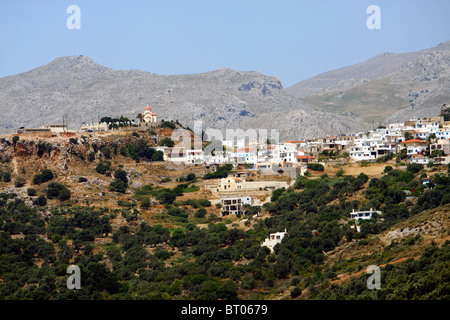 DAS DORF SELLIA IM LEFKA ORI GEBIRGE AUF DER GRIECHISCHEN INSEL KRETA. Stockfoto