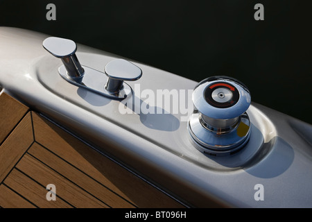 Italien, Lazio Rom, Fiumicino/Rom, Luxusyacht Alfamarine 60', Winde Stockfoto