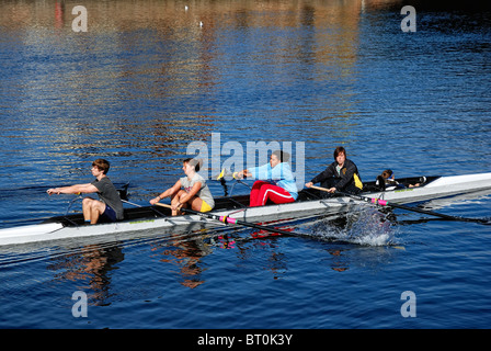 Menschen am Fluss Kajak Trent Nottingham England uk Stockfoto