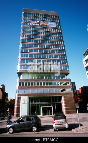 Der Astraturm (ASTRA Turm) von der so genannten Hafenkrone (Hafen Krone) auf dem Gelände der ehemaligen ASTRA-Brauerei in Hamburg. Stockfoto