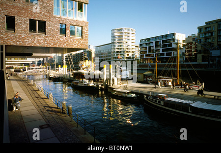 Neue Traditionsschiffhafen (Museumshafen) im Sandtorhafen in der Hamburger Hafencity. Stockfoto