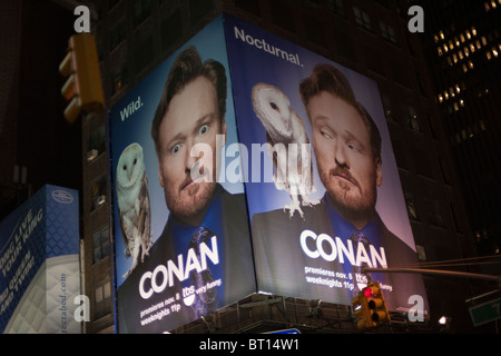 Werbung für die Conan neue TBS-Talkshow auf einer Plakatwand am Times Square in New York Stockfoto