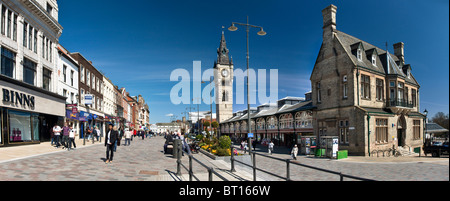 Hohe Reihe und Markthalle und Clock Tower, Darlington, Tees Valley Stockfoto