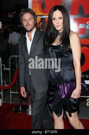 CHARLIE MARS MARY LOUISE PARKER rot LOS ANGELES SPECIAL SCREENING HOLLYWOOD LOS ANGELES NEVADA USA 11. Oktober 2010 Stockfoto