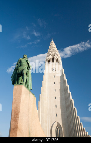 Die kultigen Hallgrims Kirkja in Reykjavik, Islands größte Kirche, entworfen von Gudjon Samuelsson Stockfoto