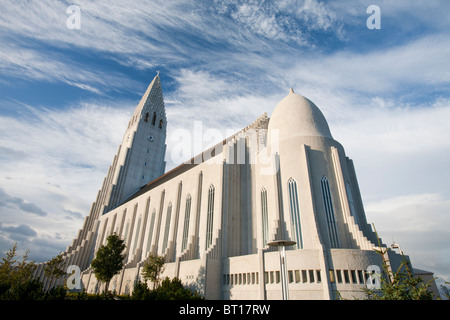 Die kultigen Hallgrims Kirkja in Reykjavik, Islands größte Kirche, entworfen von Gudjon Samuelsson Stockfoto