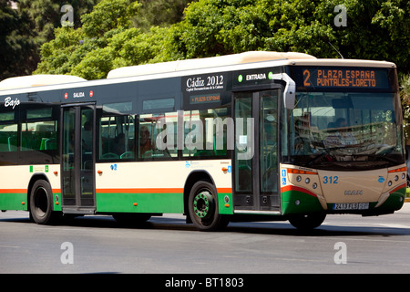 Bus Stadtverkehr Cadiz Spanien Stockfoto