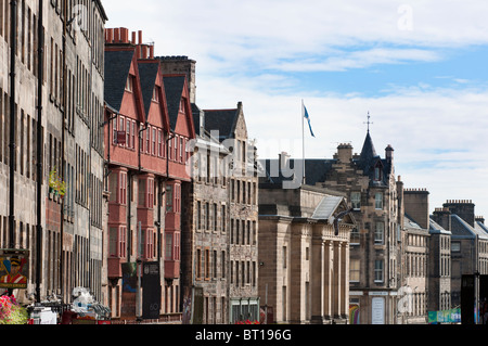 Fassaden auf der Royal Mile in Edinburgh, Schottland. Stockfoto