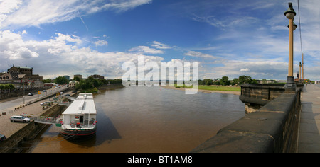 Blick von der Brücke in Dresden. Stockfoto