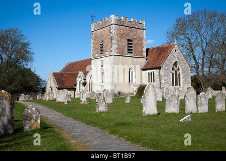 St. Johannes der Täufer ein kleinen traditionellen Stein erbaute Kirche im Dorf Boldre im New Forest in der Nähe von Lymington Stockfoto