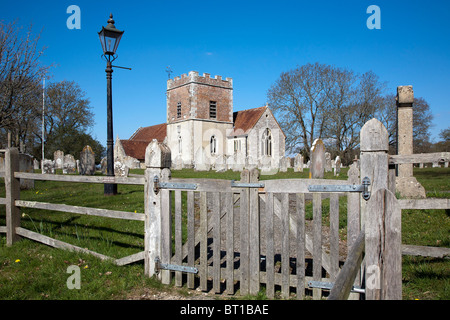 St. Johannes der Täufer ein kleinen traditionellen Stein erbaute Kirche im Dorf Boldre im New Forest in der Nähe von Lymington Stockfoto