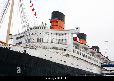 Detail des Schiffes Queen Mary im Hafen von Long Beach, Kalifornien Stockfoto