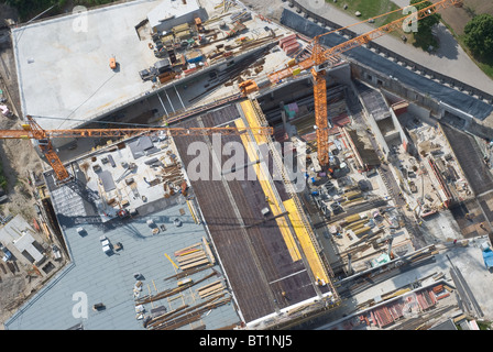 Luftaufnahme von einer Baustelle mit Arbeiter Stockfoto