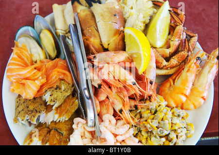 Frische Meeresfrüchte-Platte servierbereit Stockfoto