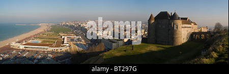 Panoramablick auf die Skyline von Dieppe von château Stockfoto